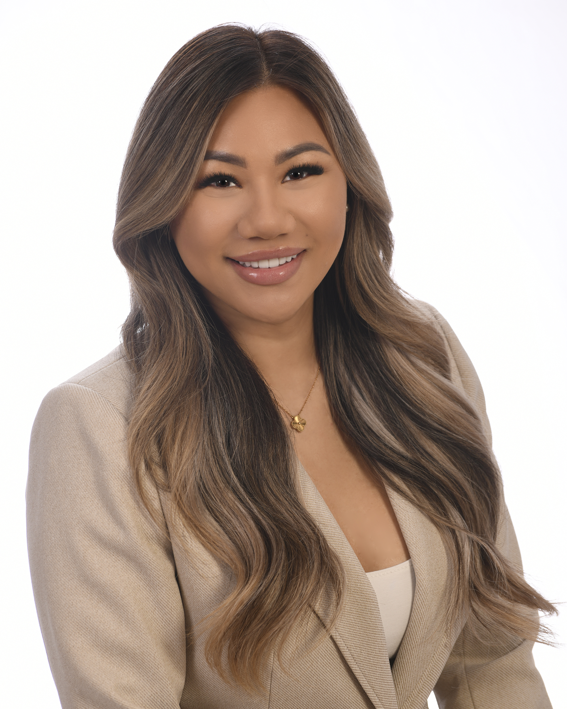 Jennifer Tran bio image and link