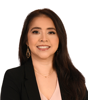 Claudia Flores bio image and link